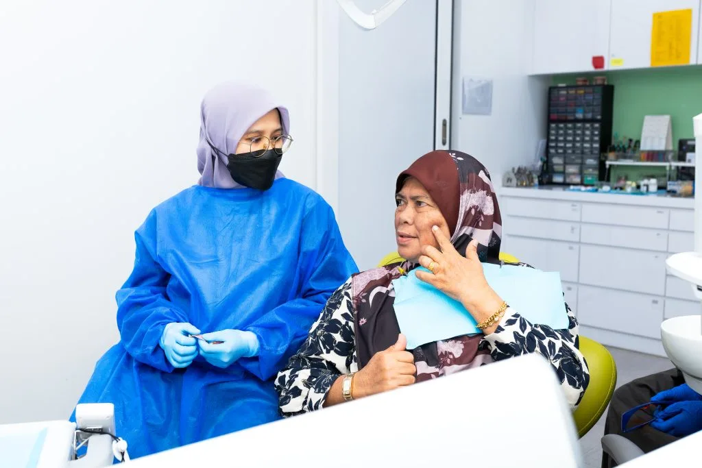 Tempoh rawatan braces biasanya antara 18 bulan hingga 3 tahun.